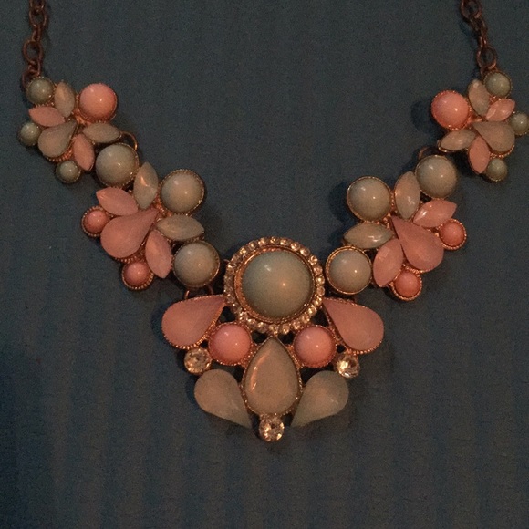 Spring time necklace - Picture 3 of 5